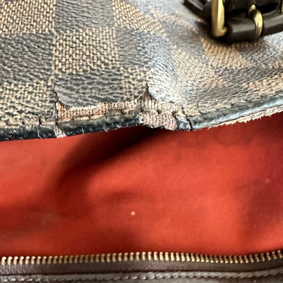 Louis Vuitton Chelsea crafted in Damier Ebene check coated canvas - Picture 3 of 12